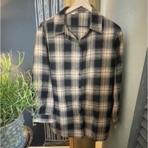 NWT Women’s Plaid Shirt size M
